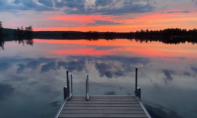 Machar Cabaña | Private Lakefront Oasis with Bunkie, Hot Tub, Playground and Deep Water Dock