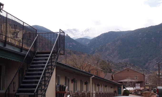 Manitou Springs Historic District Hotel | Eagle Motel