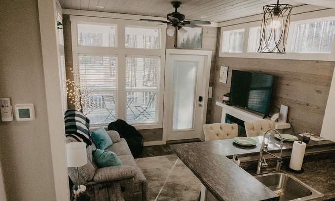 Mentone Cabaña | Eagle Nest Tiny Home w/Hot tub, fire pit