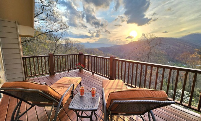 Hiawassee Cabina | Eagle Ridge Overlook-Hot Tub-Fireplace- Amazing View