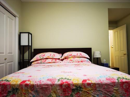 Cordova Bay Casa | Eagle's House, Room #1