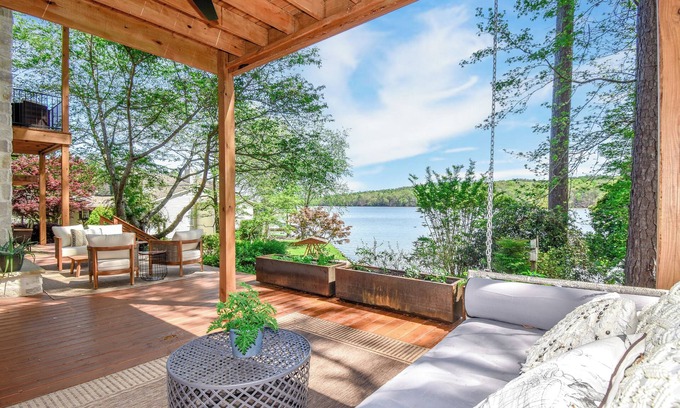 Pleasure Point Casa | Eagle's View by Big Fish Real Estate Group at Lake Martin