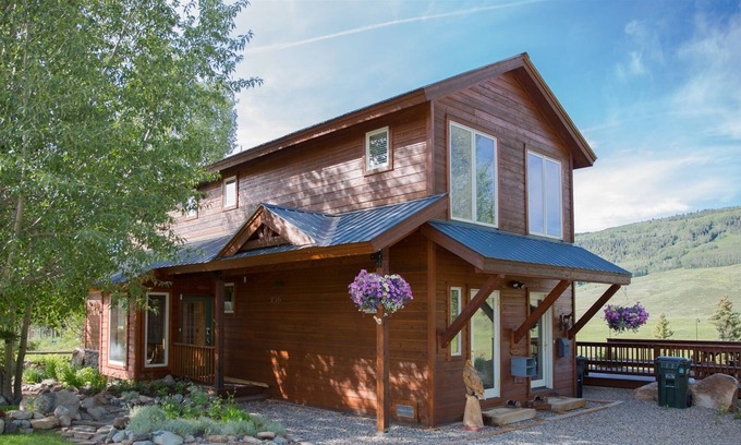 Crested Butte South Casa | Vista del águila: domina el río! 10 minutos en coche a la ciudad de CB! 5 dormitorio!