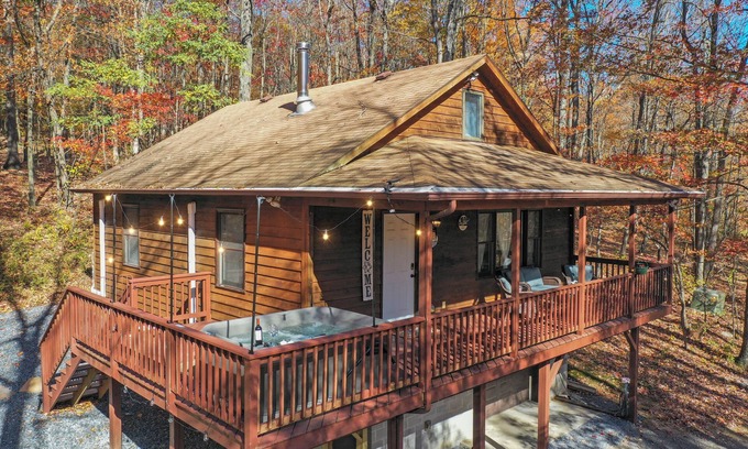 Star Tannery Cabina | EagleRockCozyCabin hot tub/private/outdoor firepit for friends and family