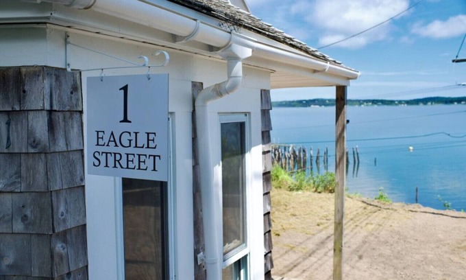 Eastport Cabaña | Eagles Bluff Cottage