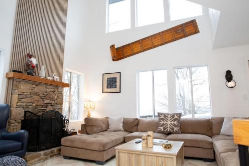 Hidden Valley Casa | Eagles Mountain Retreat