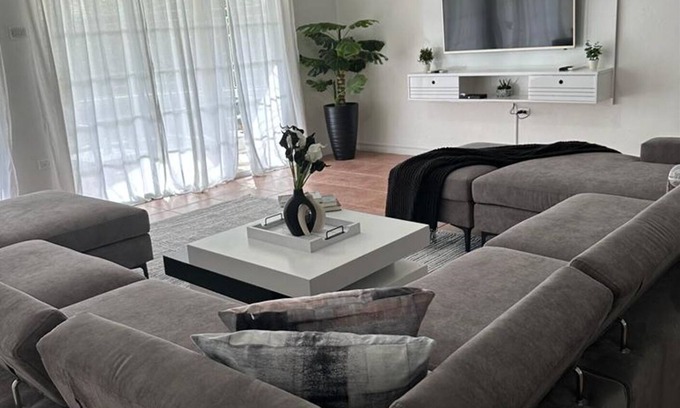 Albion Casa | "Eagles Nest Villa" ALL AC/TV/Fans, Luxury, Modern Home