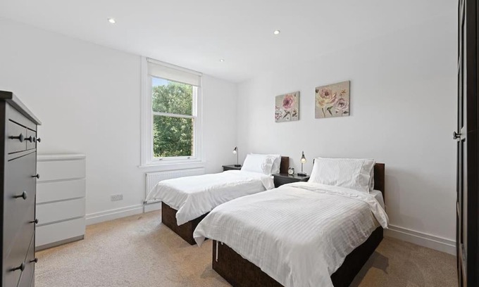 Ealing Common Apartamento | Ealing Broadway - Lovely 2-bedroom flat with offstreet parking