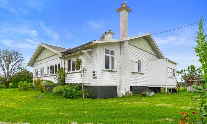 Waipu Casa | Early Settler Homestead - Waipu Holiday Home