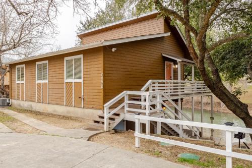 New Braunfels Casa | Earth Haus