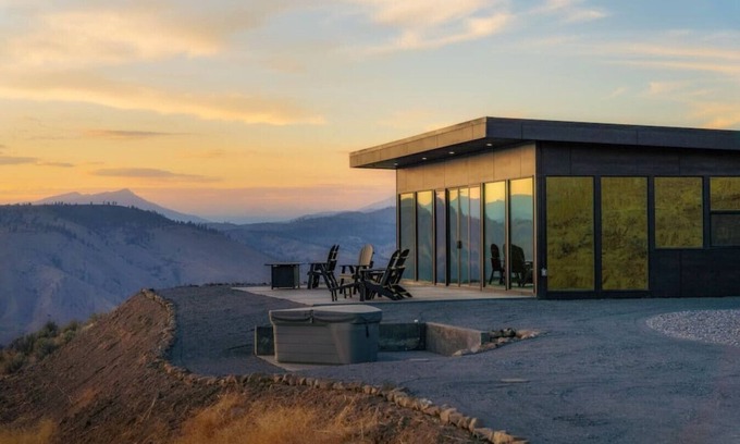 Orondo Villa | Earthlight 4 - On Top of The World