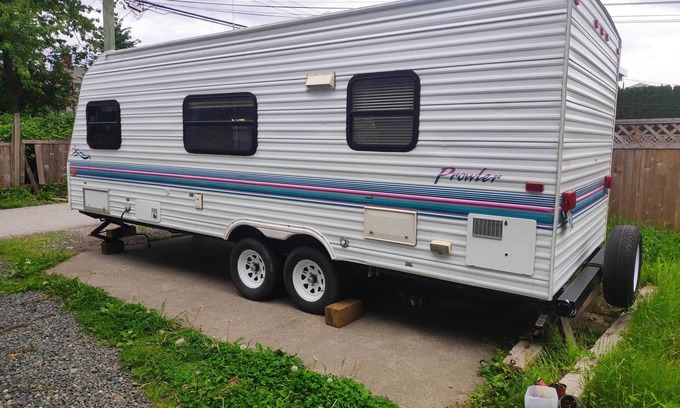 Burnaby Casa | East Burnaby RV trailer, close to amenities