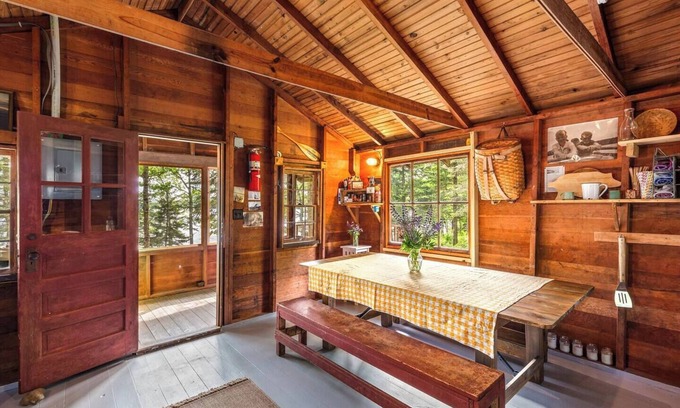 Bremen Cabina | East Camp Stay - Cabin 1 + 3 + 4