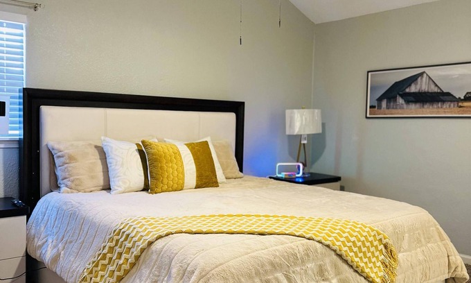 Austin Casa | East Central Updated 3/2 Easy also short term monthly for less.