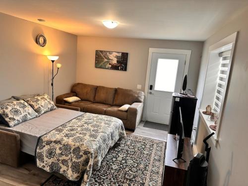 Halifax County Casa | East Coast Cozy by Wastis-Easy Hwy, City & Airport Access plus Free Parking