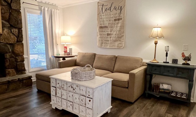 East Cobb Casa | East Cobb Ranch, The Cove