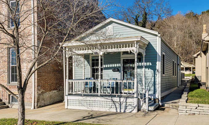Madison Casa | East End River Retreat: Dogs Welcome!