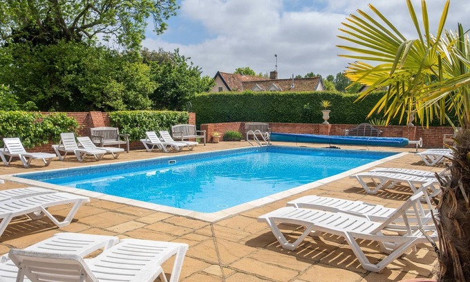 Saxmundham Cabaña | East Green Farm Cottages - The Old Stables - sleeps 6 guests in 3 bedrooms