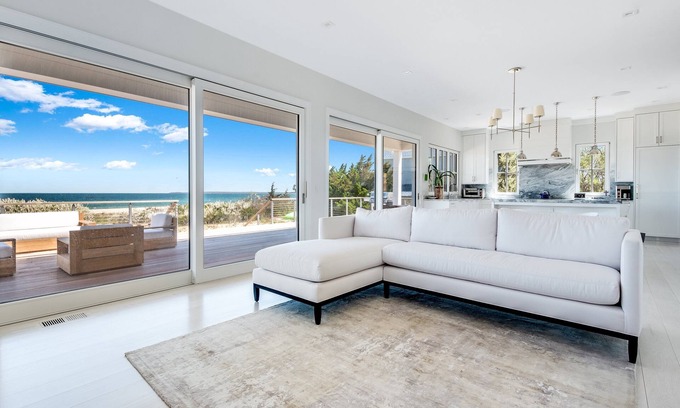 East Hampton Casa | East Hampton, NY on the Water, Private Beach