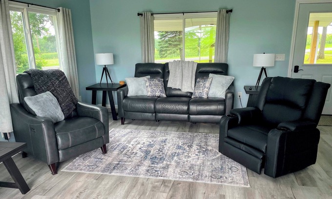 Castile Casa | East Lake Escape near beautiful, Letchworth State Park.