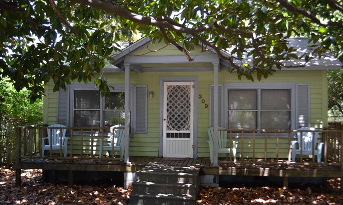 Morehead City Cabina | East Lodge - Group Friendly !! Wifi gratuito y TV por cable incluidos