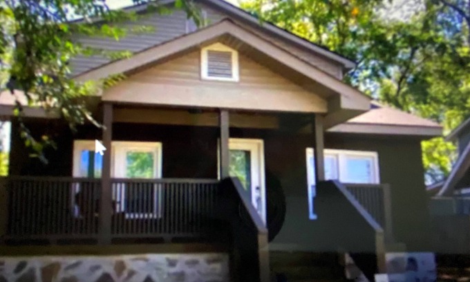 Maxwell Casa | East Nashville Near 5 Points and Downtown, Free parking private backyard setting