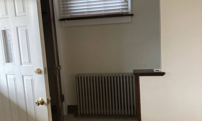 Forest Hills Casa | East of Pgh spacious house-2 brms+office-2ba-new kitchen-safe nbhd,off-st pkg