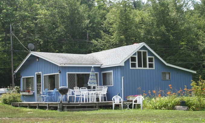 Otis Cabaña | Waterfront Summer Cottage, Big Pond, East Otis, MA