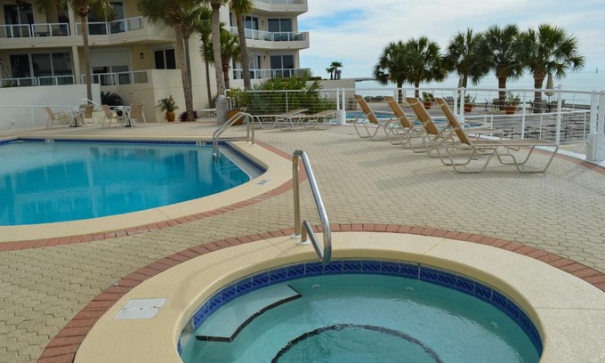Holiday Isle Casa | East Pass Towers