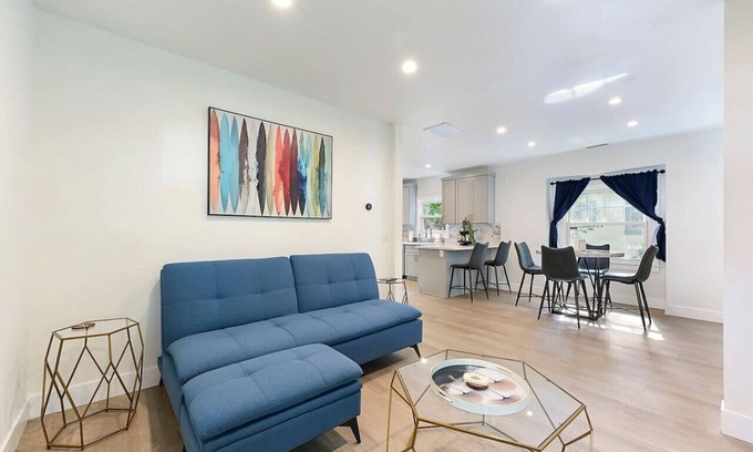 Southeastern Sacramento Casa | East Sac Getaway, Walking Distance to Hospitals
