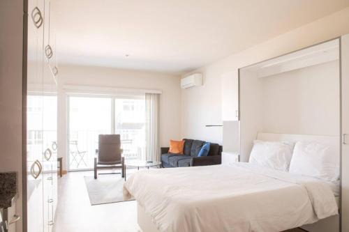 Lower East Side Apartamento | East Side Studio Apt - Near Brady St and Fiserv with Balcony