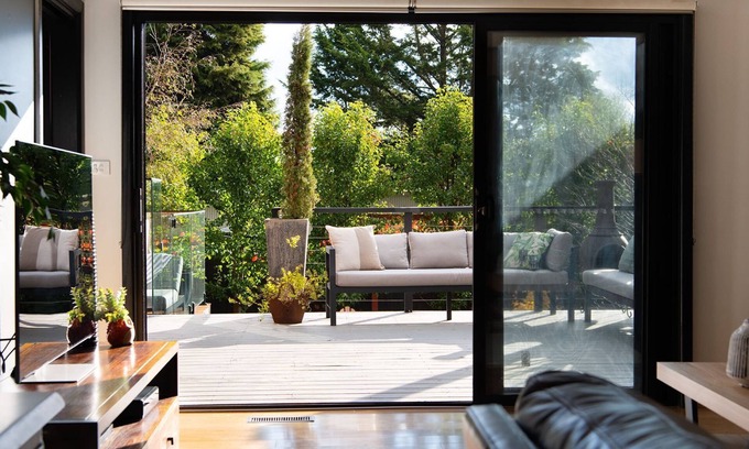 Daylesford Casa | East St Spa House-2 Bed, 2 bathroom, log fire, spa bath