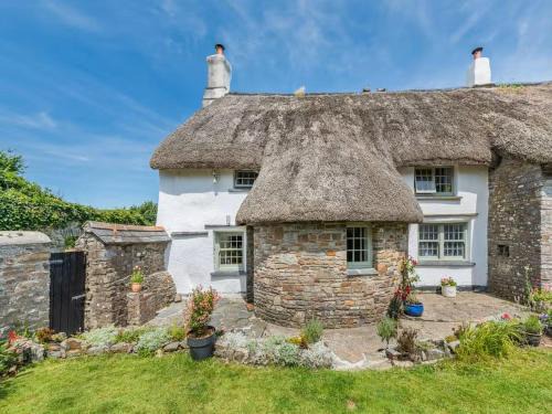 Hartland Casa | East Titchberry Cottage - Thatched cottage charm in rural North Devon