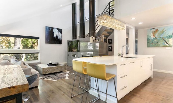 Vail Casa | East Vail Pitkin Creek Condo