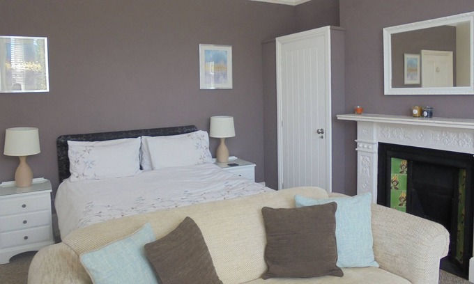 Eastbourne Seafront Apartamento | Eastbourne Views, spacious villa apartment close to beach & town