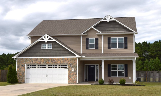Hubert Casa | Beautiful house in highly sought-after neighborhood of Peytons’ Ridge, Hubert