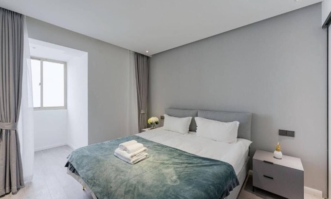 Changning Apartamento | Easternhub- Modern Light Luxurious Three-bedroom Apartment Lazy Afternoon