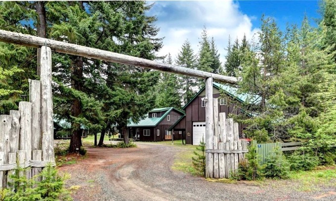 Easton Casa | Easton Pines Retreat - Great for large groups / Family and Pet Friendly
