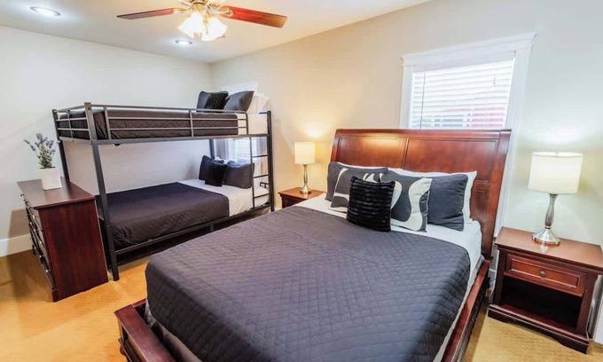 East Hill Casa | Eastside Vibe - BIG & Central