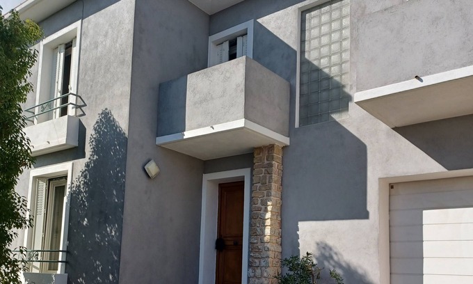 Toulon Apartamento | EastToulon 1rst independent floor of a villa, 3 rooms 70 m², balconies, terrace