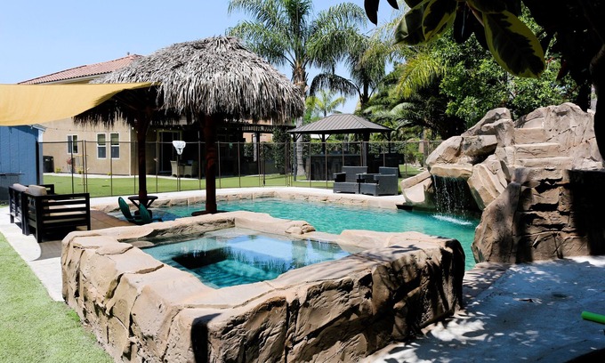 Eastvale Casa | Eastvale House w/Pool & 100' RV & Boat Parking!
