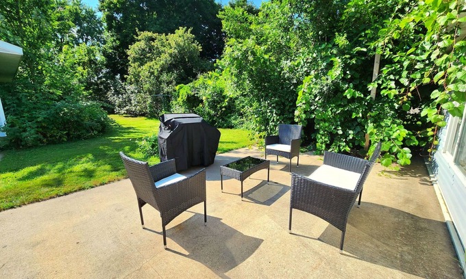 La Crosse Casa | Easy Access to Airport, Freeway, Dining, River, and Docks