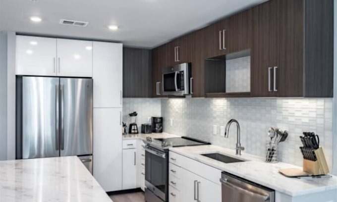 Woodmont Triangle Apartamento | Easy Access to I-270| Close to Bethesda Central Farm Market |by GLS