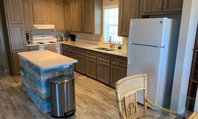 Hobe Sound Casa | Easy Sunny Florida Getaway - 10 mins to the beach!