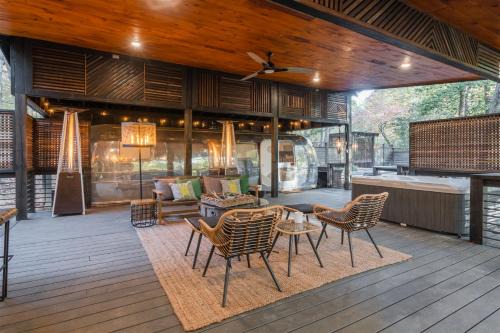 Cashes Valley Casa | Easy Tiger - Modern Elegance, Hot Tub, Outdoor Fire Table, Serene Forest Views - Blue Ridge, GA