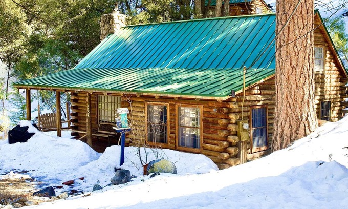 Pine Mountain Club Cabina | *** Coma tocino y helado en una cabaña de troncos! *** ¡Mejor precio y comodidades en PMC!