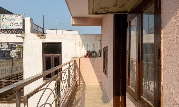 Sainik Farm Casa | Eat Sleep Wander Studio Apartments