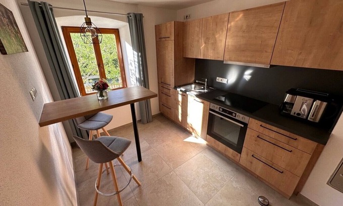 Hohenaschau im Chiemgau Apartamento | Ebenerdige Ferienwohnung Schlossblick 60 qm, Separates Schlafzimmer, Terrasse