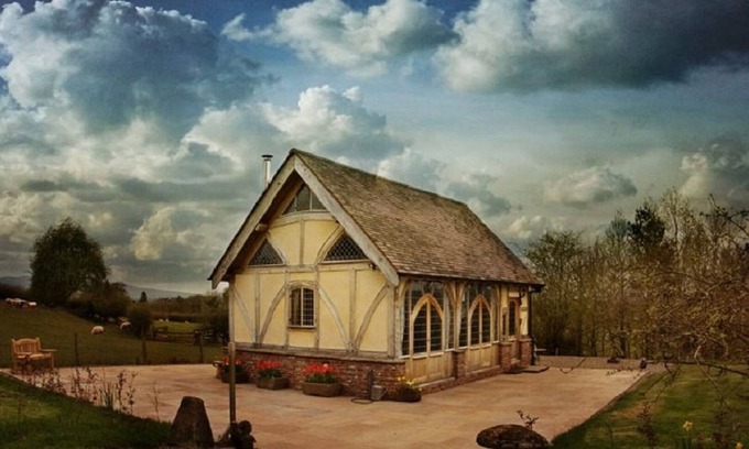 Tenbury Wells Cabaña | Ebony Cottage es un escape del mundo exterior.