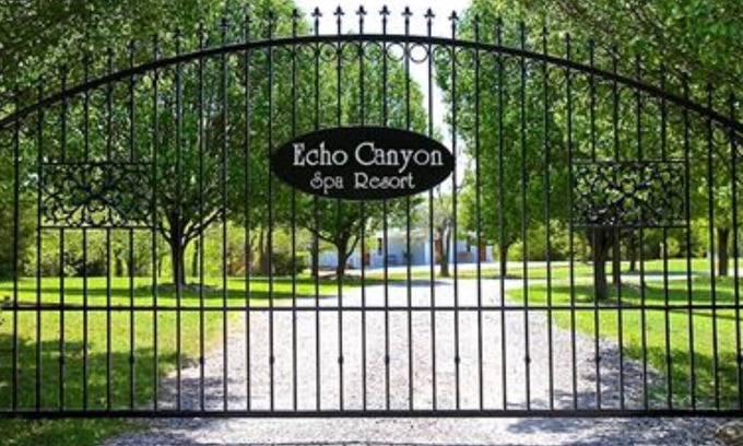 Sulphur Cama Y Desayuno | Echo Canyon Spa Resort (Adults Only)